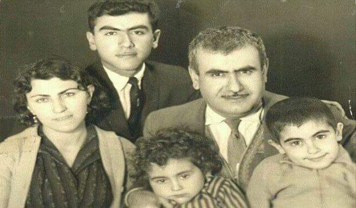 هه‌ژاری موكریانی و مه‌عسوومه‌خانی هاوسه‌ری، له‌گه‌ڵ منداڵه‌كانییان 